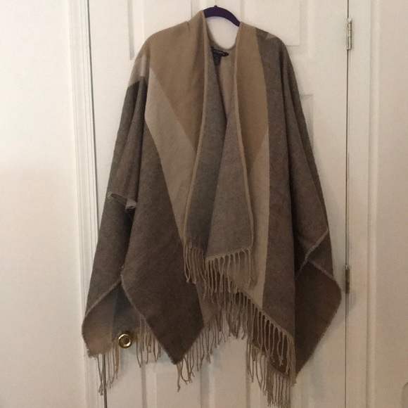 Poncho - Picture 1 of 2